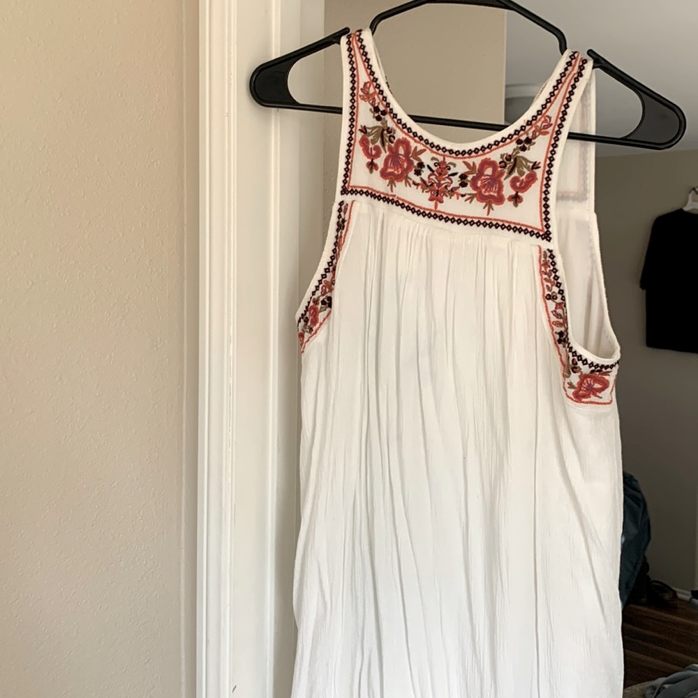 White mini dress with pink and maroon embroidery, women’s small